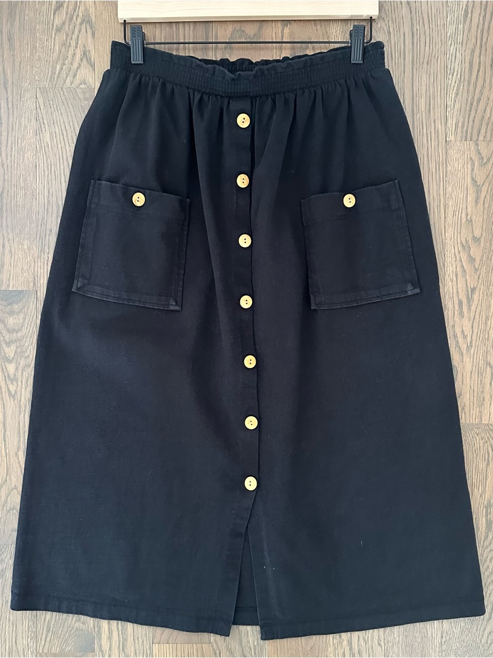 Vintage Jones New York Petites Elastic Waist Button Front Midi Skirt in Black SP